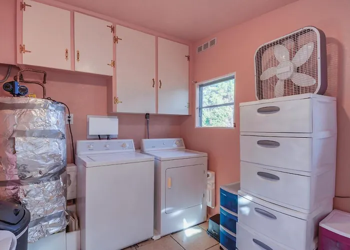 Artfully Decorated Pets Welcome! Cottonwood