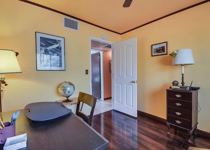 Artfully Decorated Pets Welcome! * Cottonwood